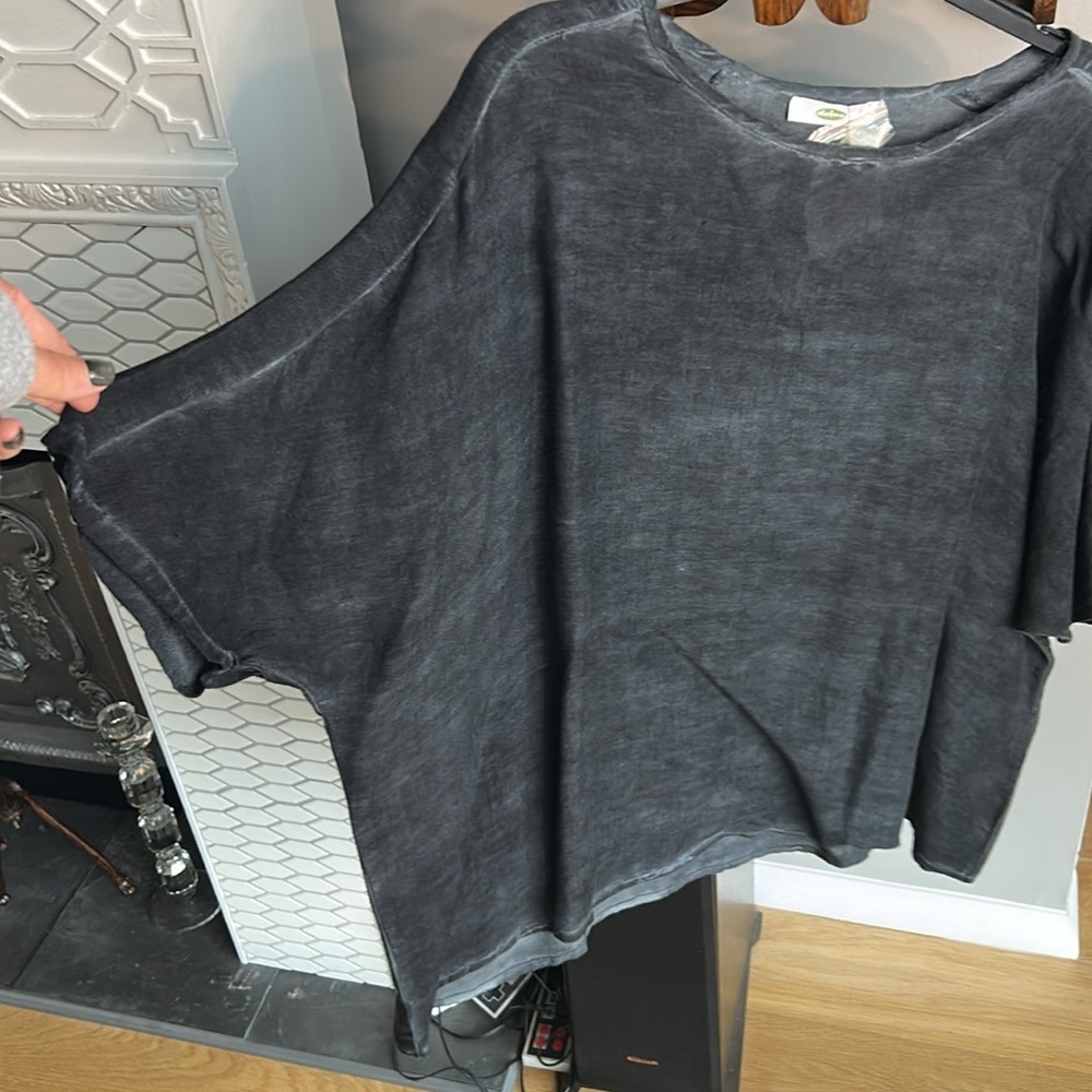 Black Linen Short Sleeve Top - Picture 2 of 7